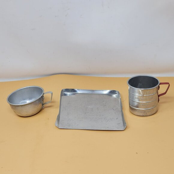 Vintage Aluminum Childrens Kitchenware Set Kittens Who Lost Their Mittens - Picture 5 of 15